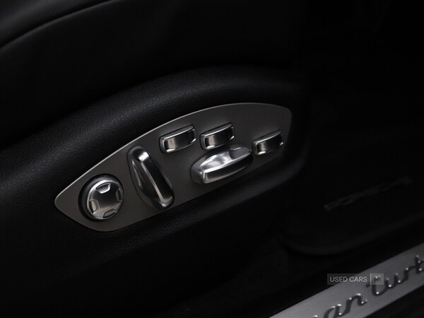 Used Porsche Macan 2021 for sale - 76296479: Photo 25