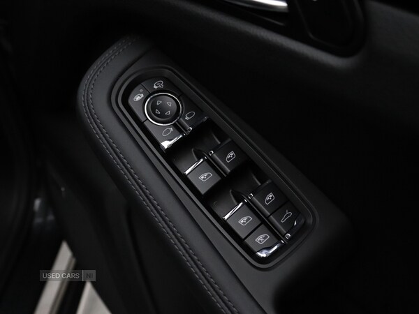 Used Porsche Macan 2021 for sale - 76296479: Photo 26