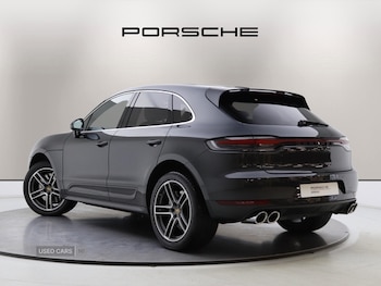 Used Porsche Macan 2021 for sale - 76296479: Photo 2