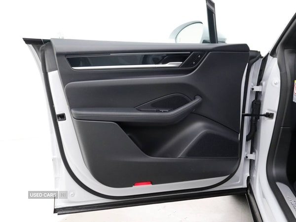 Used Porsche Macan 2025 for sale - 74228463: Photo 31