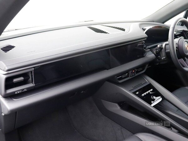 Used Porsche Macan 2025 for sale - 74228463: Photo 34