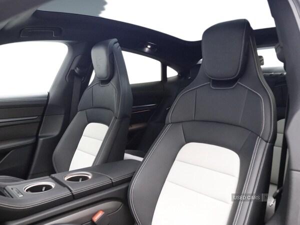 Used Porsche Taycan 2025 for sale - 75233438: Photo 10