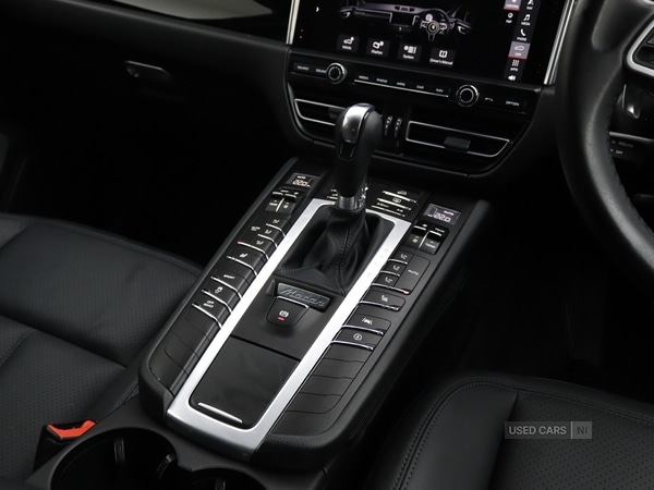 Used Porsche Macan 2021 for sale - 76338178: Photo 12