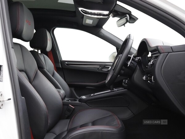 Used Porsche Macan 2023 for sale - 76621230: Photo 10