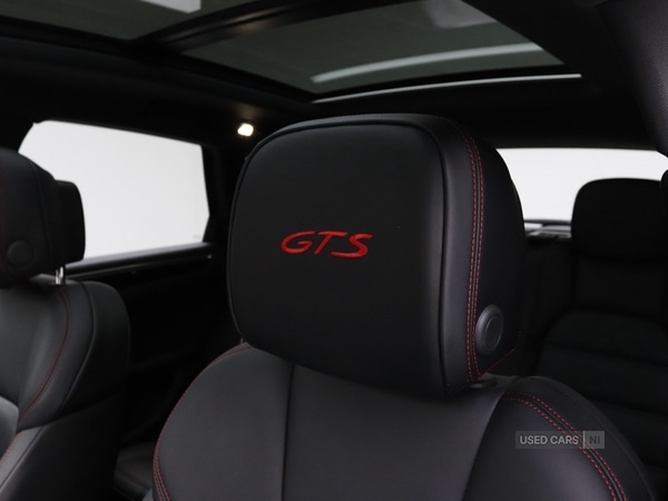 Used Porsche Macan 2023 for sale - 76621230: Photo 15