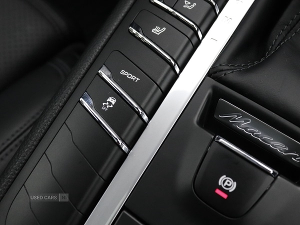 Used Porsche Macan 2018 for sale - 76744000: Photo 32