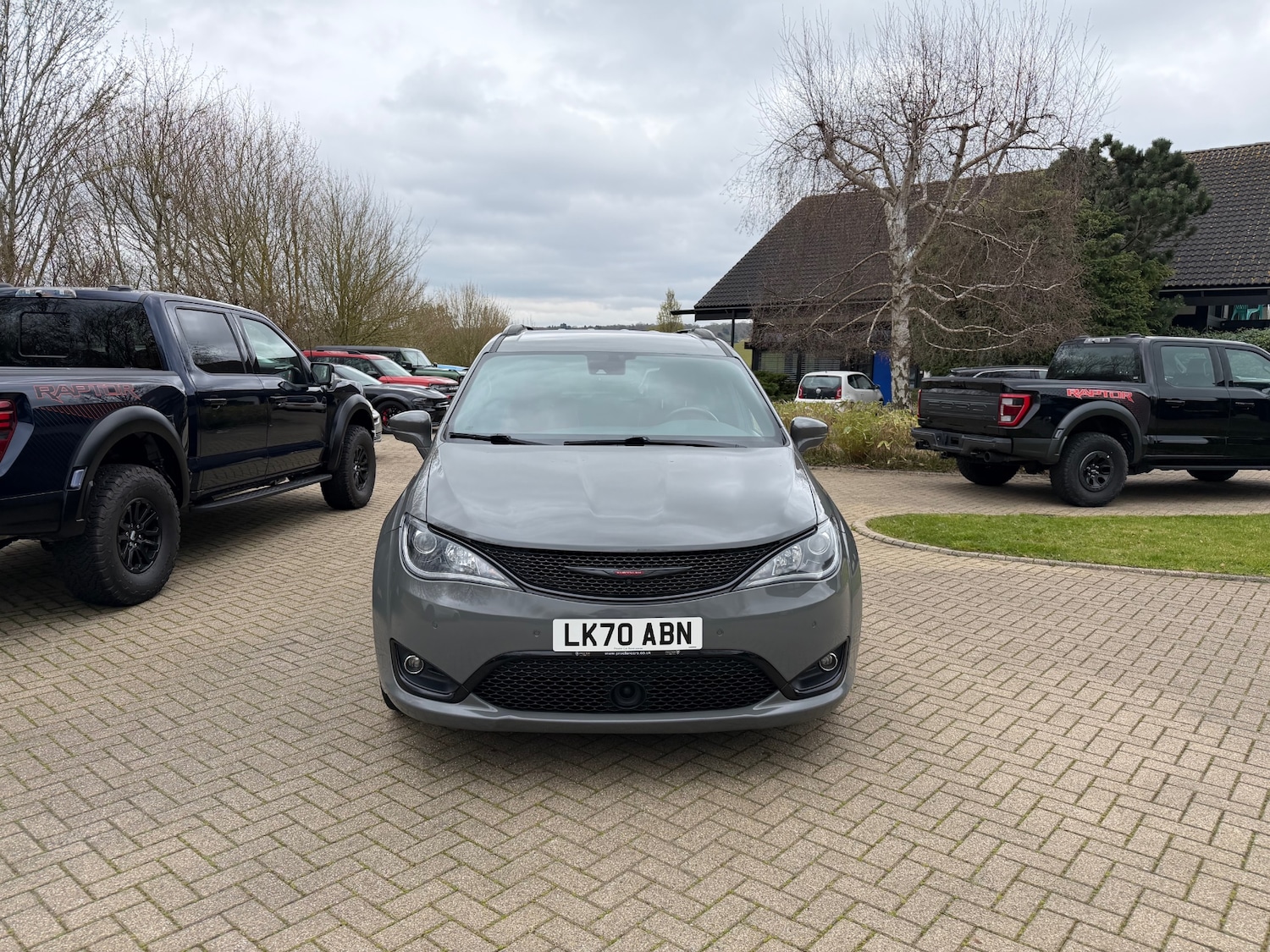 Used Chrysler Other 2020 for sale - 78000653: Photo 2