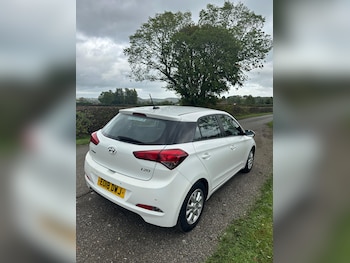 Used Hyundai i20 2018 for sale - 76042267: Photo