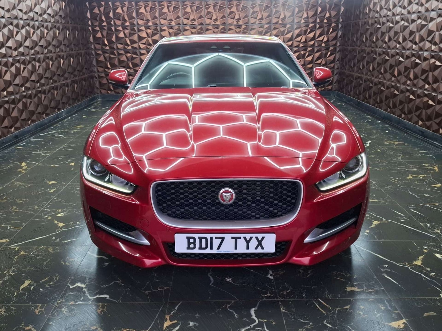 Used Jaguar XE 2017 for sale - 77151202: Photo 3