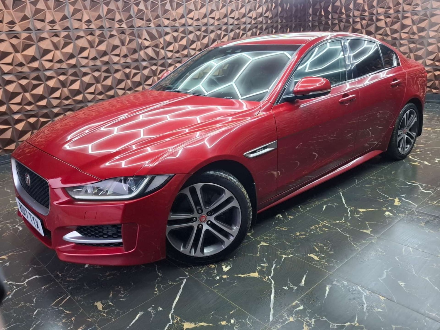 Used Jaguar XE 2017 for sale - 77151202: Photo 4