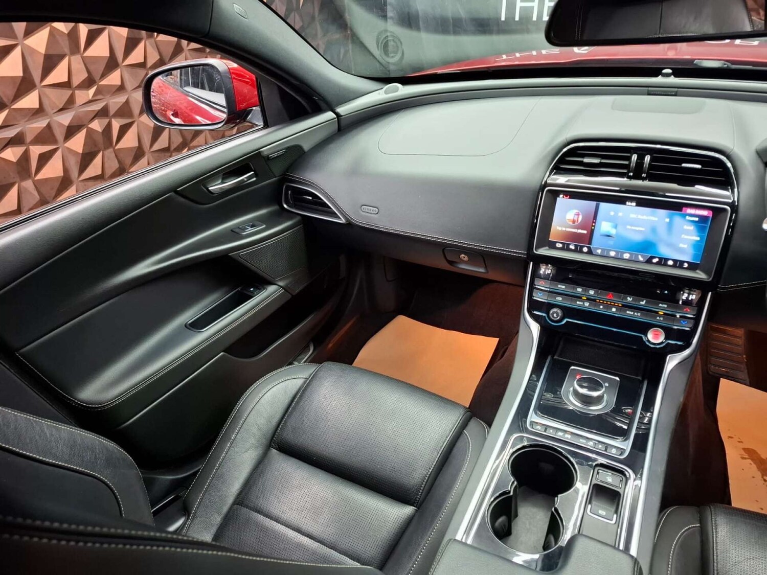 Used Jaguar XE 2017 for sale - 77151202: Photo 7