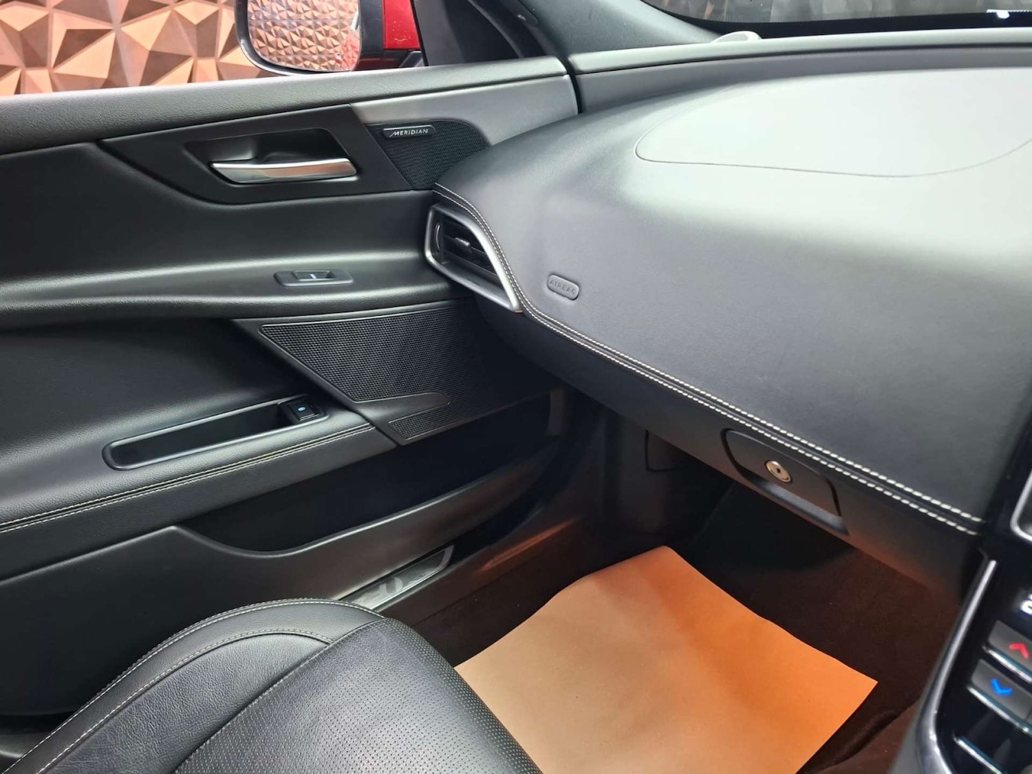 Used Jaguar XE 2017 for sale - 77151202: Photo 9