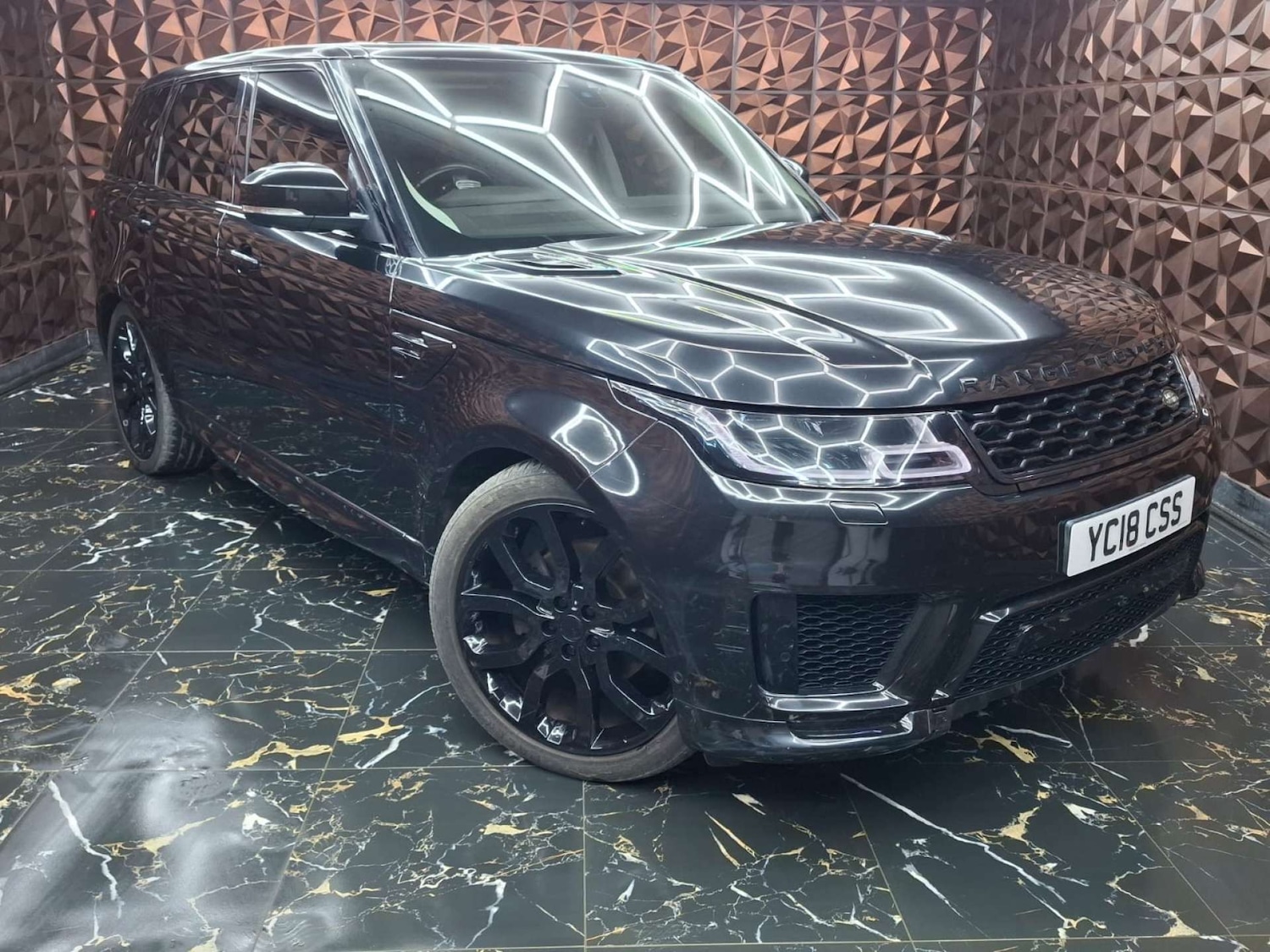 Used Land Rover Range Rover Sport 2018 for sale - 78211884: Photo 1