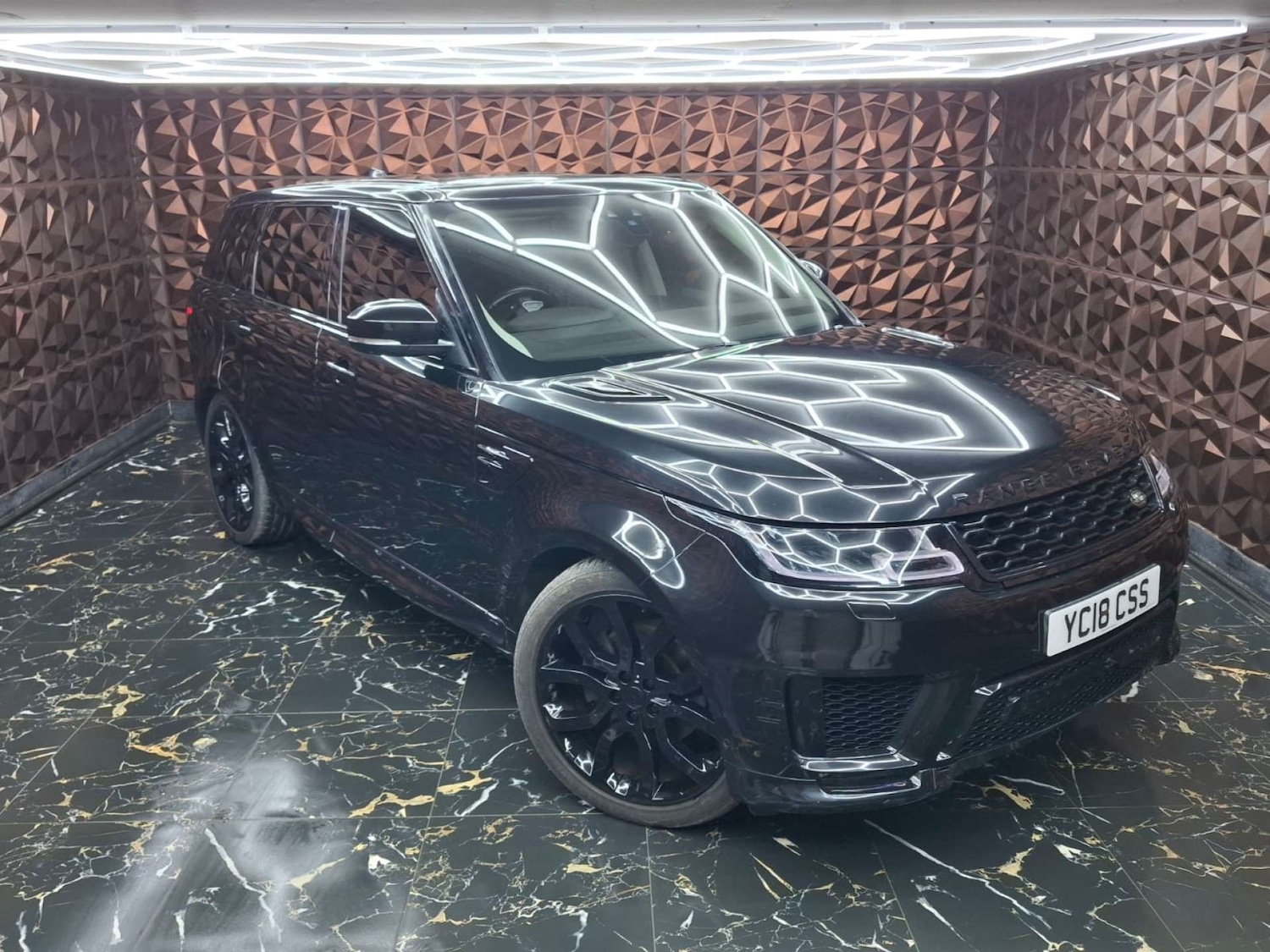 Used Land Rover Range Rover Sport 2018 for sale - 78211884: Photo 2