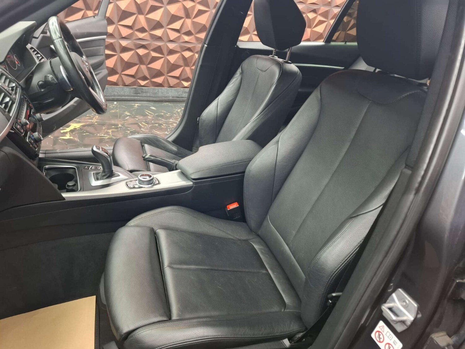 Used BMW 3 Series 2018 for sale - 76921442: Photo 12