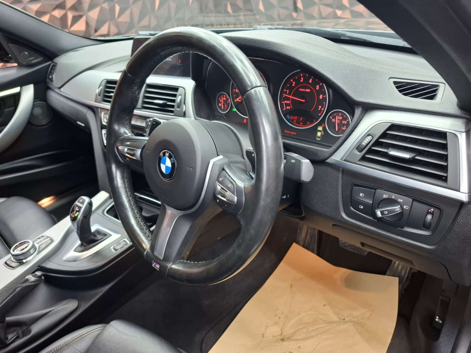 Used BMW 3 Series 2018 for sale - 76921442: Photo 19