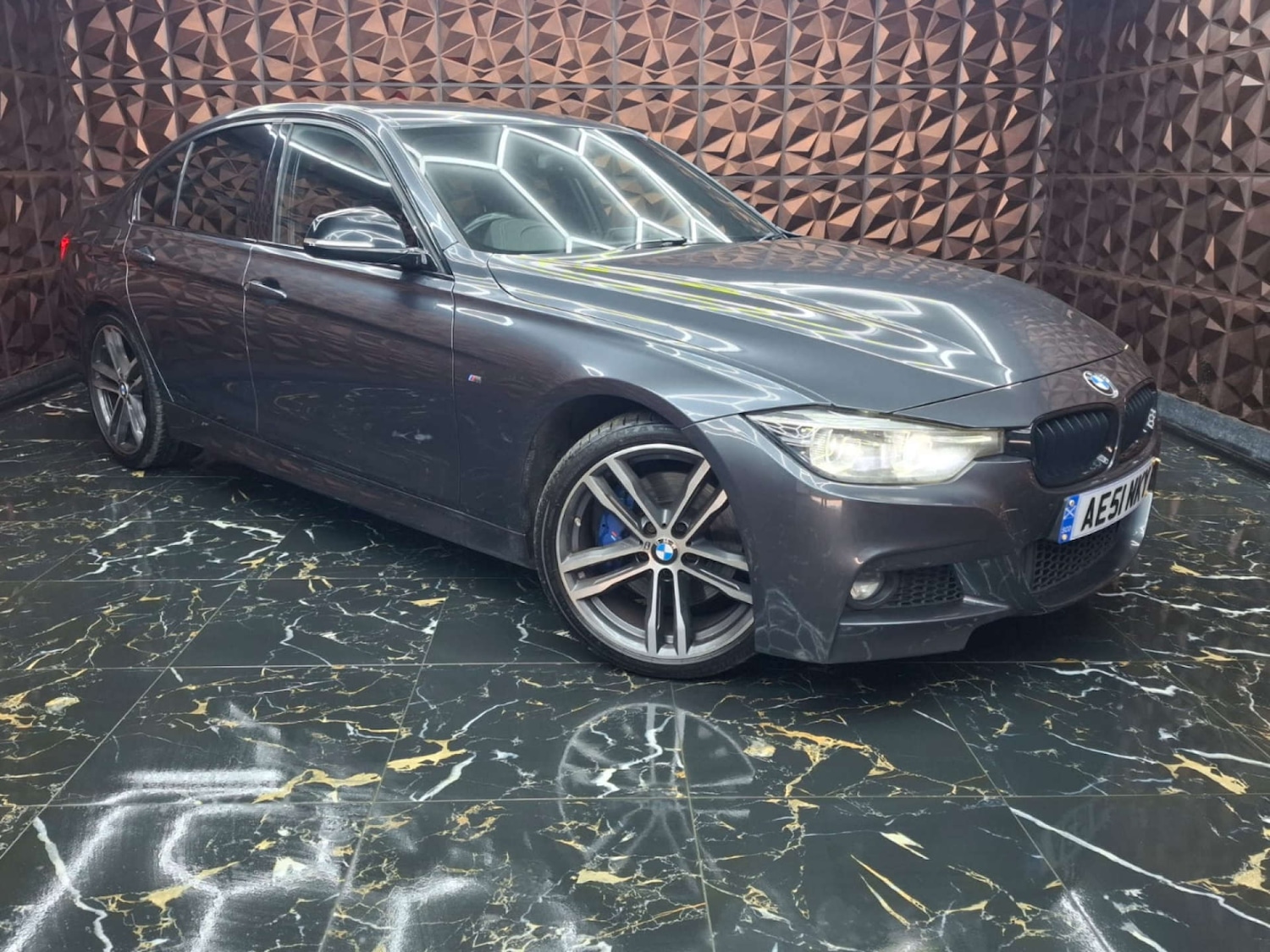 Used BMW 3 Series 2018 for sale - 76921442: Photo 2