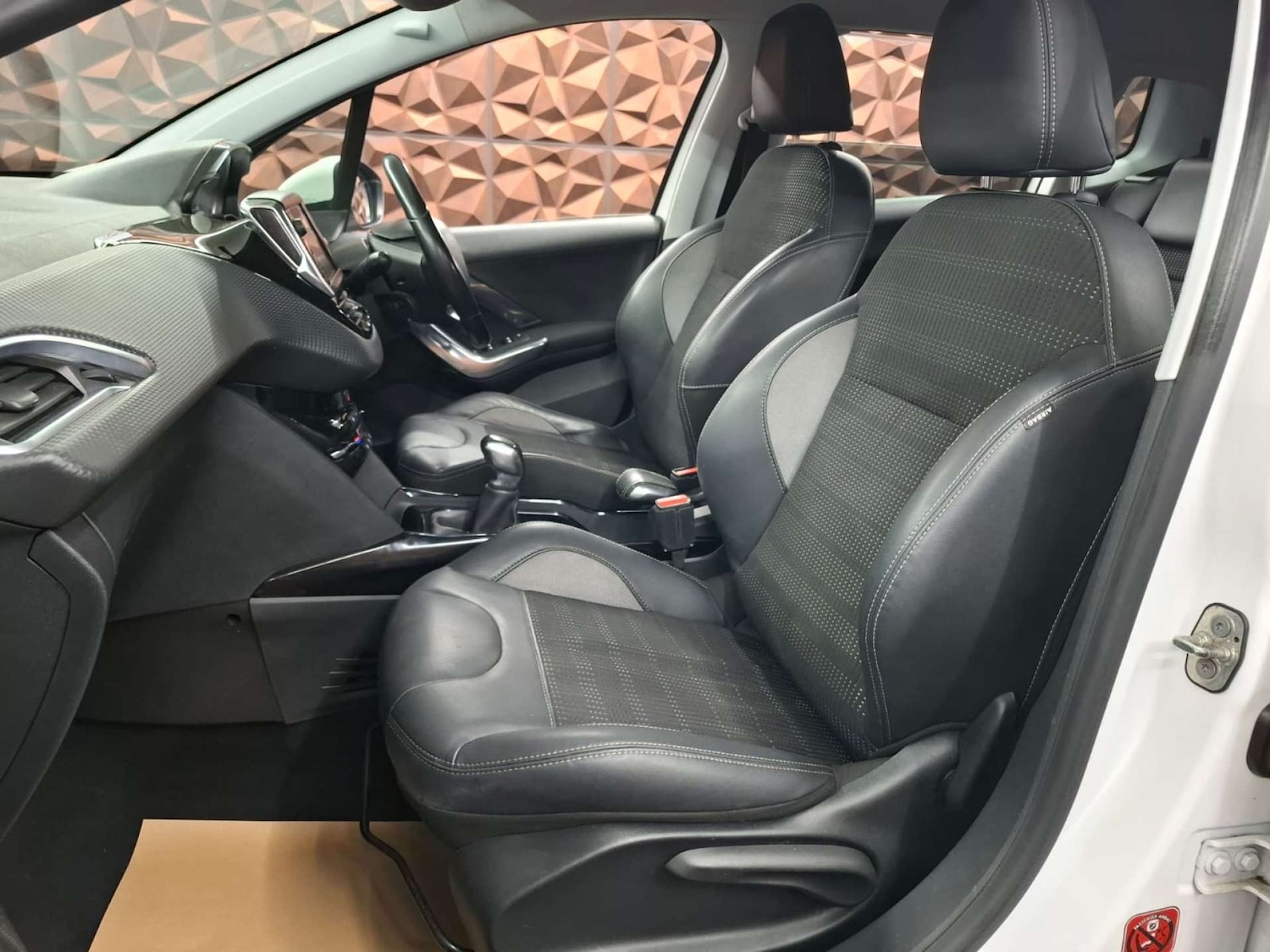 Used Peugeot 2008 2016 for sale - 76921408: Photo 12