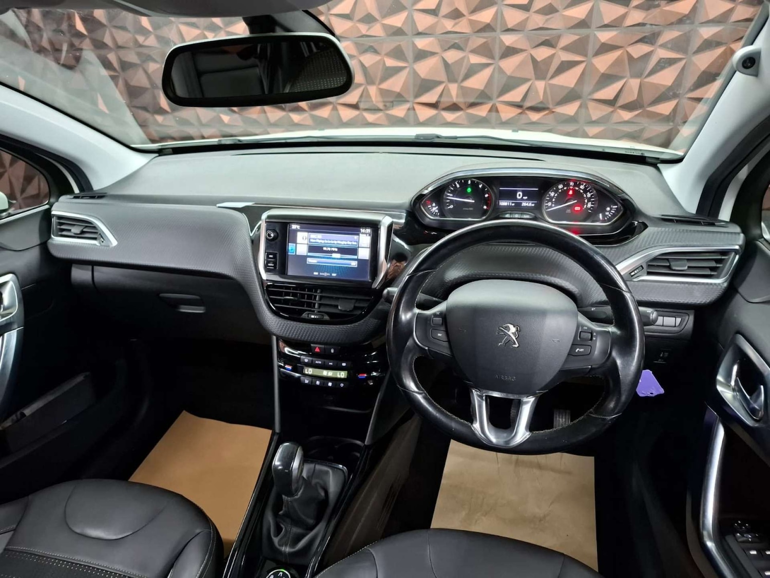 Used Peugeot 2008 2016 for sale - 76921408: Photo 18