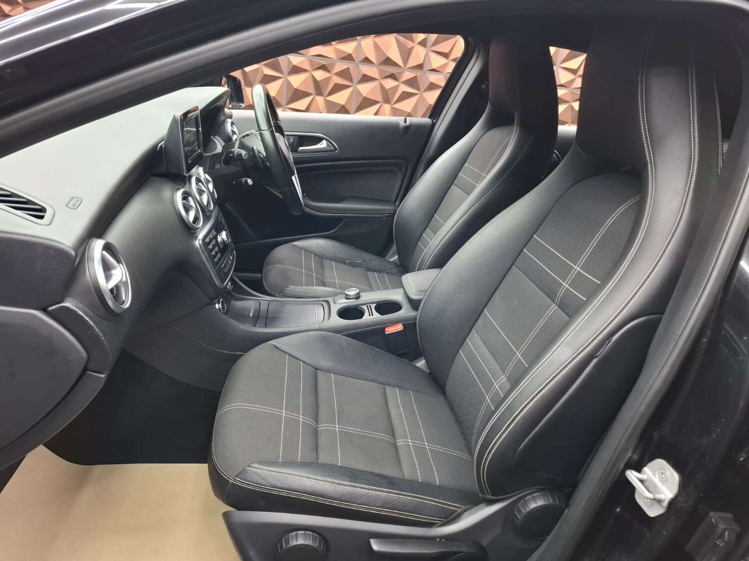 Used Mercedes-Benz A-Class 2014 for sale - 77249197: Photo 15