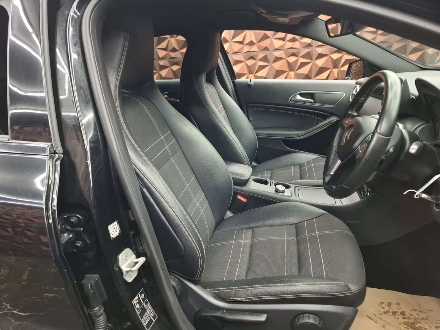 Used Mercedes-Benz A-Class 2014 for sale - 77249197: Photo 8