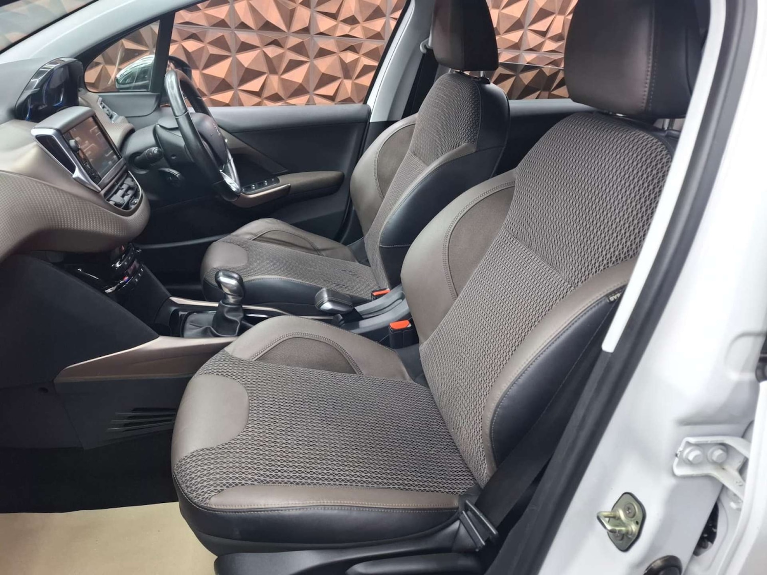 Used Peugeot 2008 2013 for sale - 77151174: Photo 11