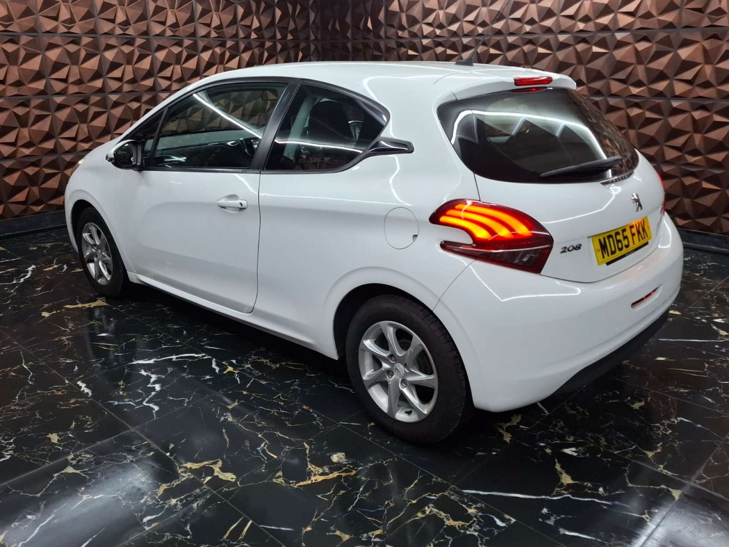 Used Peugeot 208 2015 for sale - 77151171: Photo 28