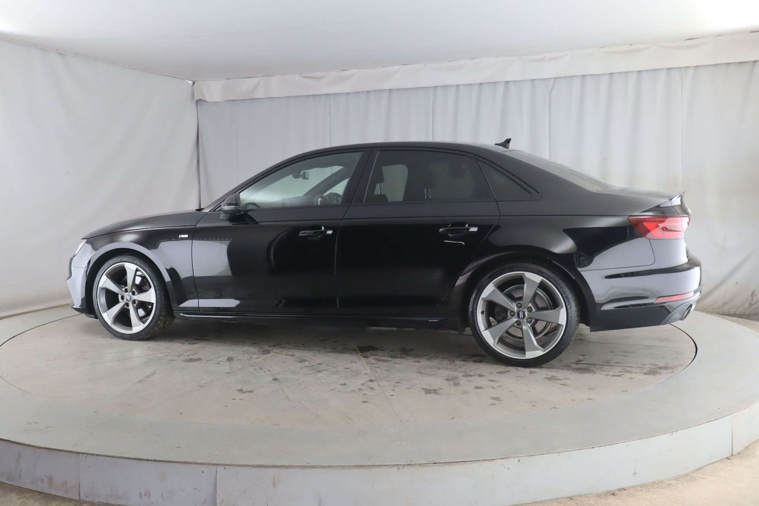 Used Audi A4 2017 for sale - 76921311: Photo 5