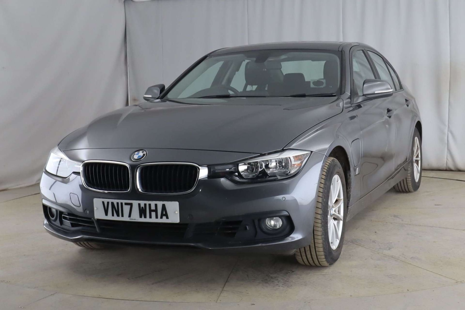 Used BMW 3 Series 2017 for sale - 77809773: Photo 2
