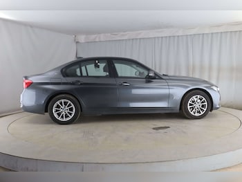 Used BMW 3 Series 2017 for sale - 77809773: Photo