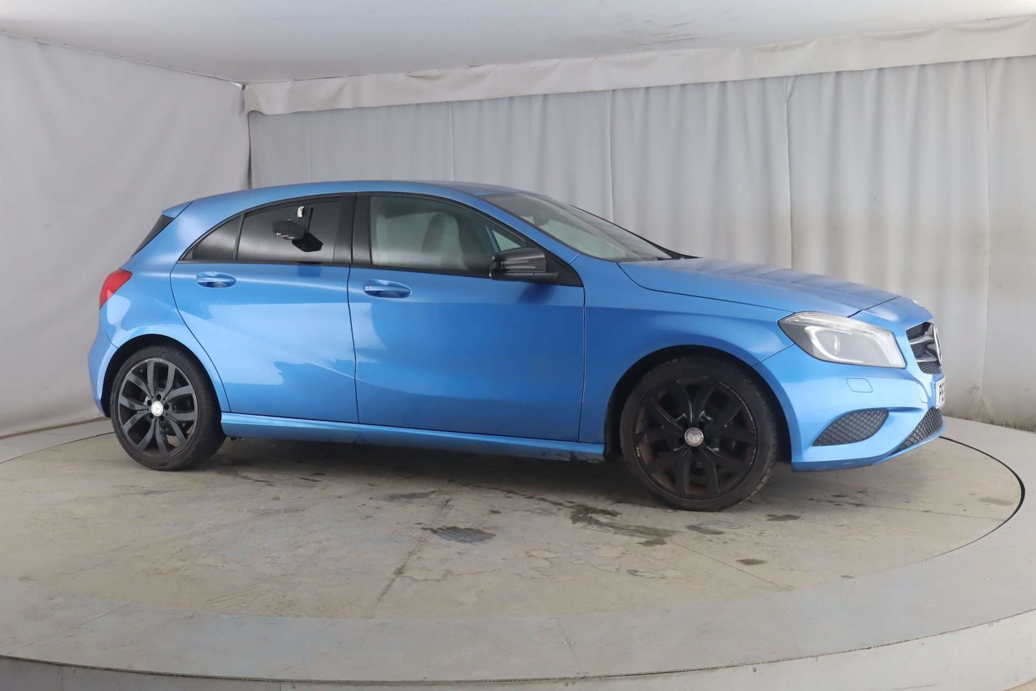 Used Mercedes-Benz A-Class 2015 for sale - 77033681: Photo 2