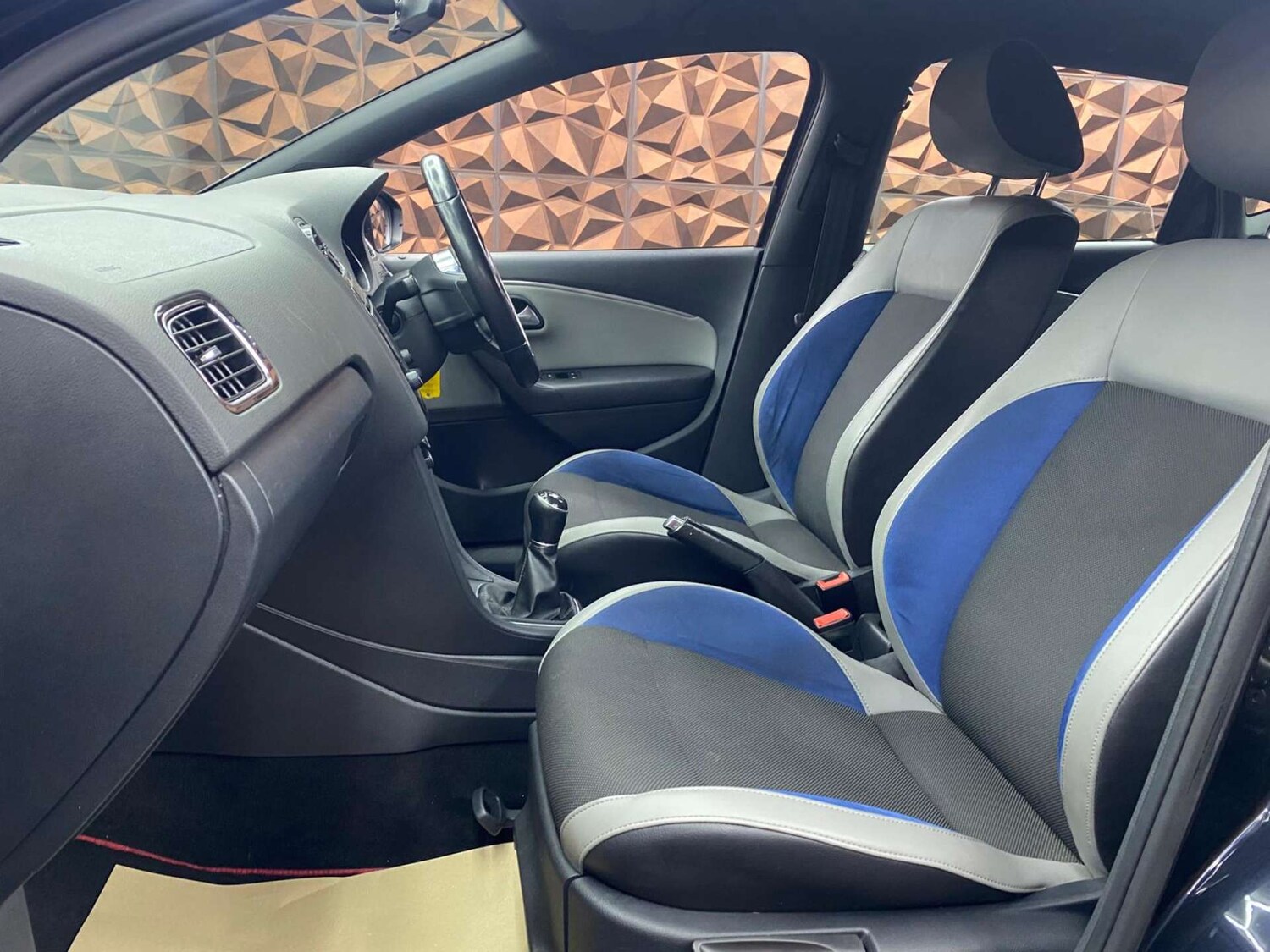 Used Volkswagen Polo 2015 for sale - 77745443: Photo 14