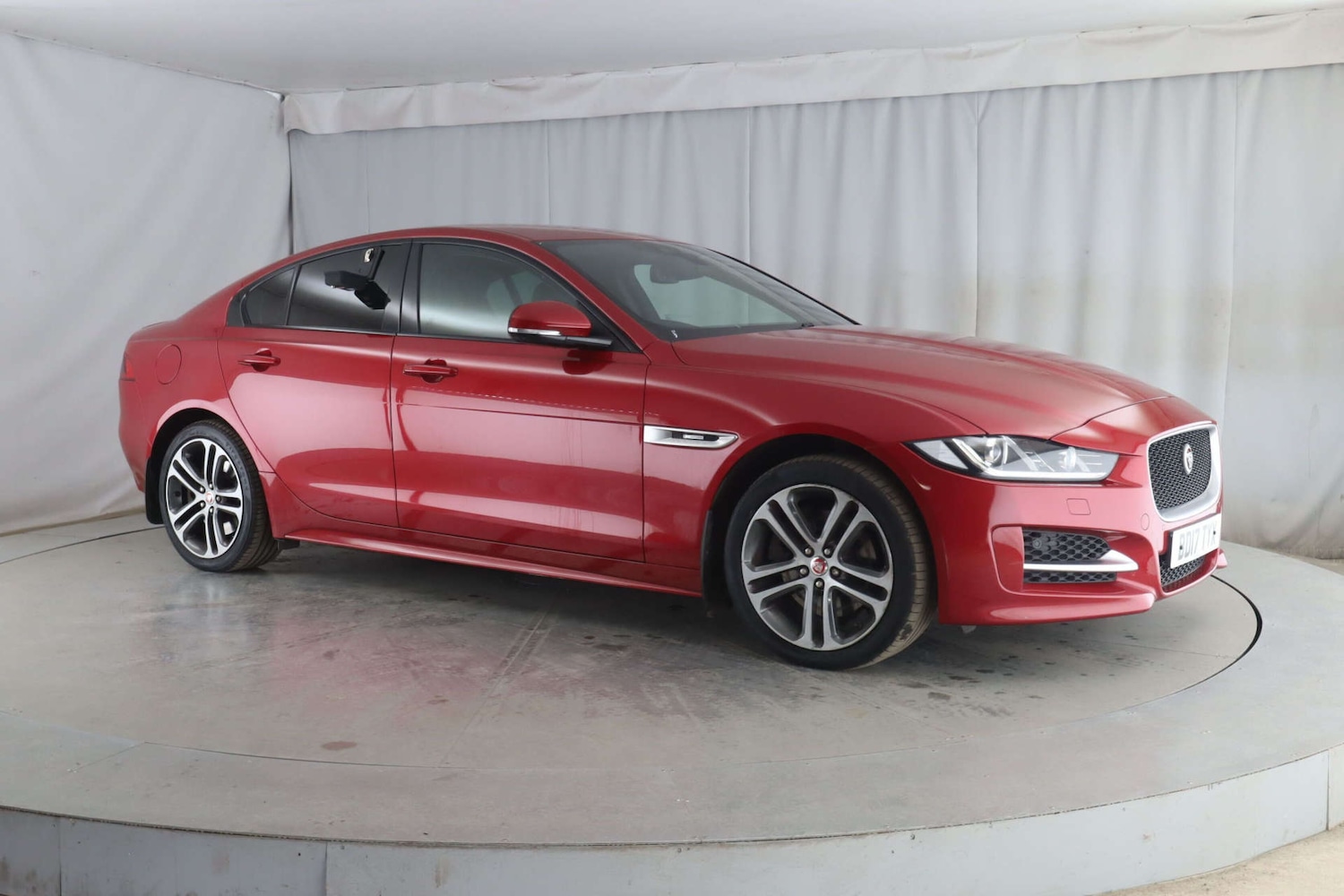 Used Jaguar XE 2017 for sale - 76921343: Photo 1