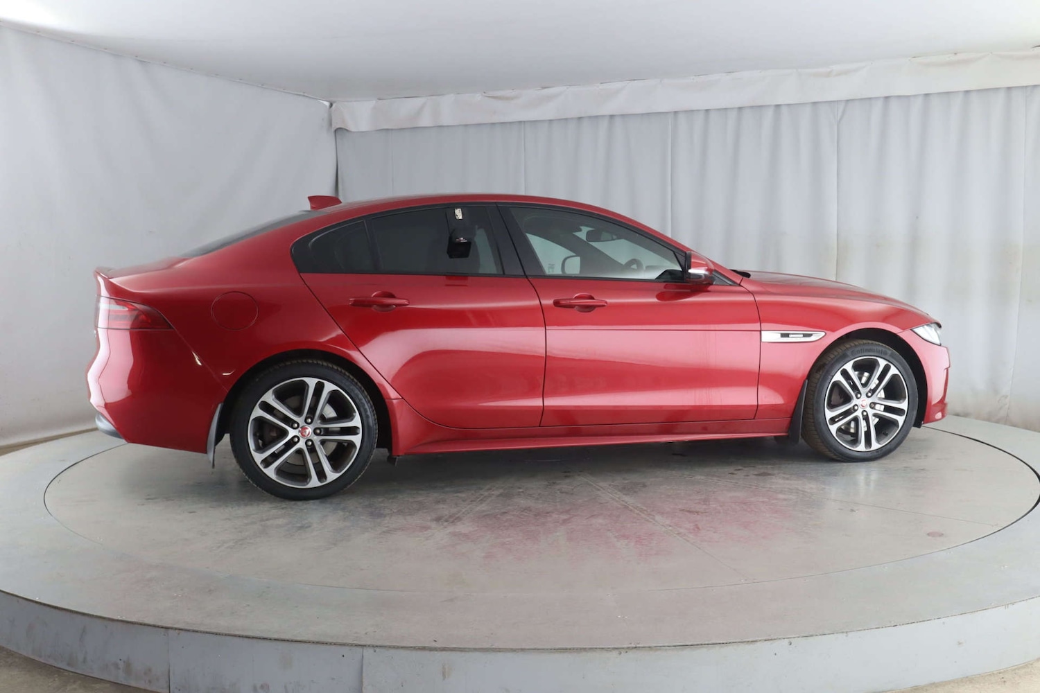 Used Jaguar XE 2017 for sale - 76921343: Photo 7