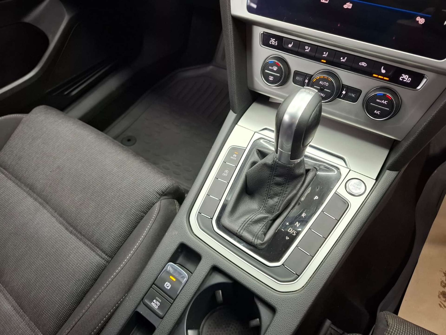 Used Volkswagen Passat 2019 for sale - 77151228: Photo 12