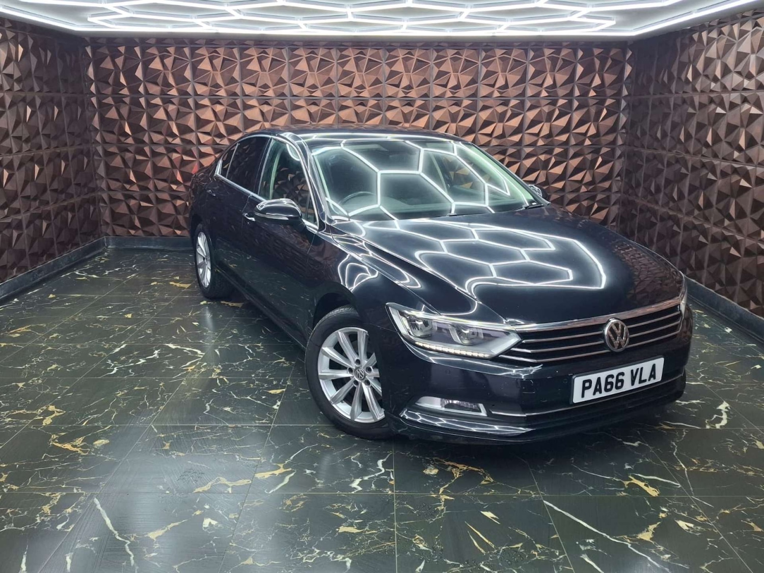 Used Volkswagen Passat 2019 for sale - 77151228: Photo 2