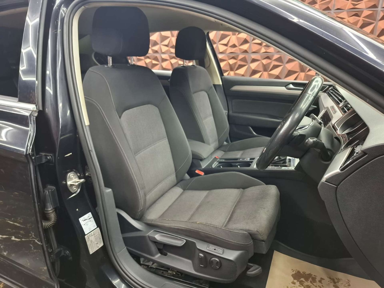 Used Volkswagen Passat 2019 for sale - 77151228: Photo 7