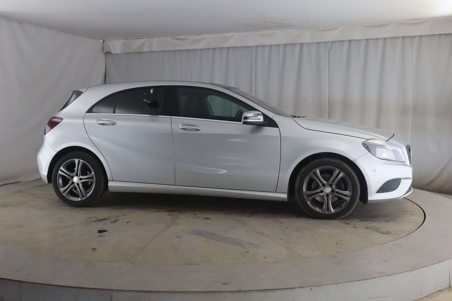 Used Mercedes-Benz A-Class 2013 for sale - 77721679: Photo 2