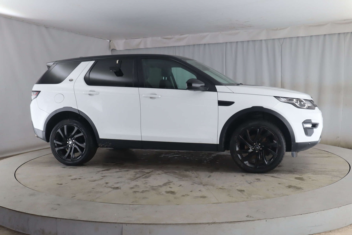 Used Land Rover Discovery Sport 2016 for sale - 77575833: Photo 2