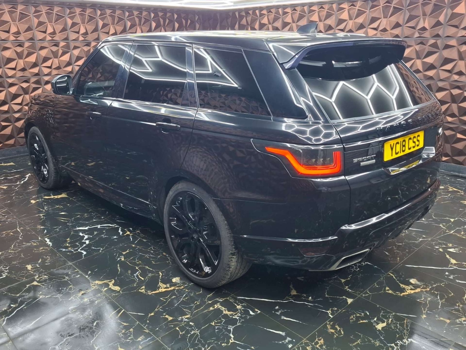 Used Land Rover Range Rover Sport 2018 for sale - 76921465: Photo 32