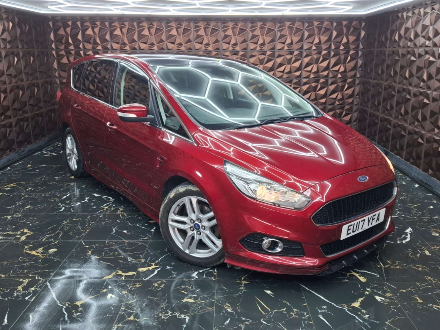 Used Ford S-Max 2017 for sale - 76921346: Photo 1