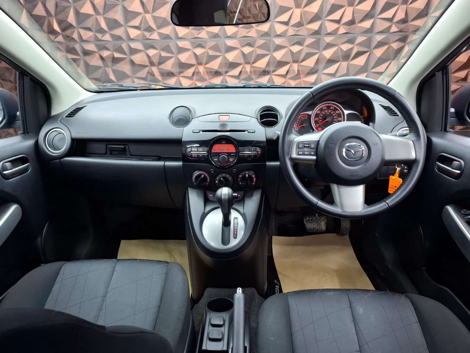 Used Mazda Mazda2 2011 for sale - 77151260: Photo 27