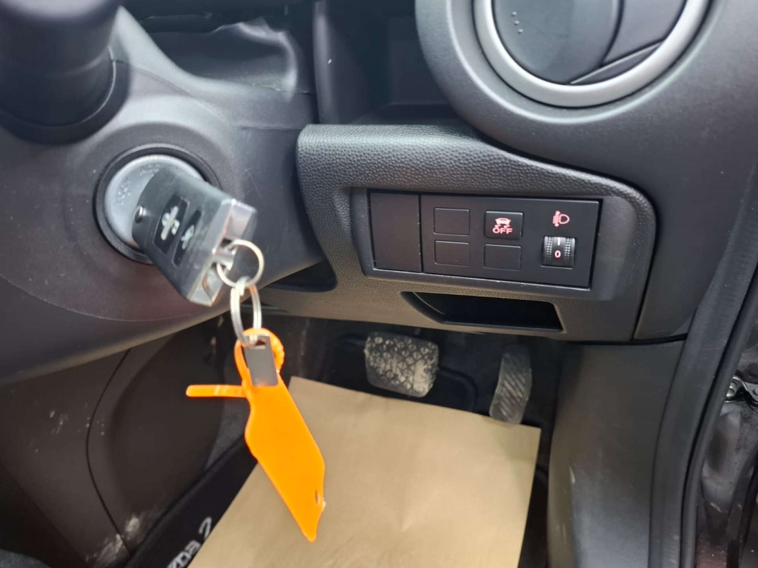 Used Mazda Mazda2 2011 for sale - 77151260: Photo 32