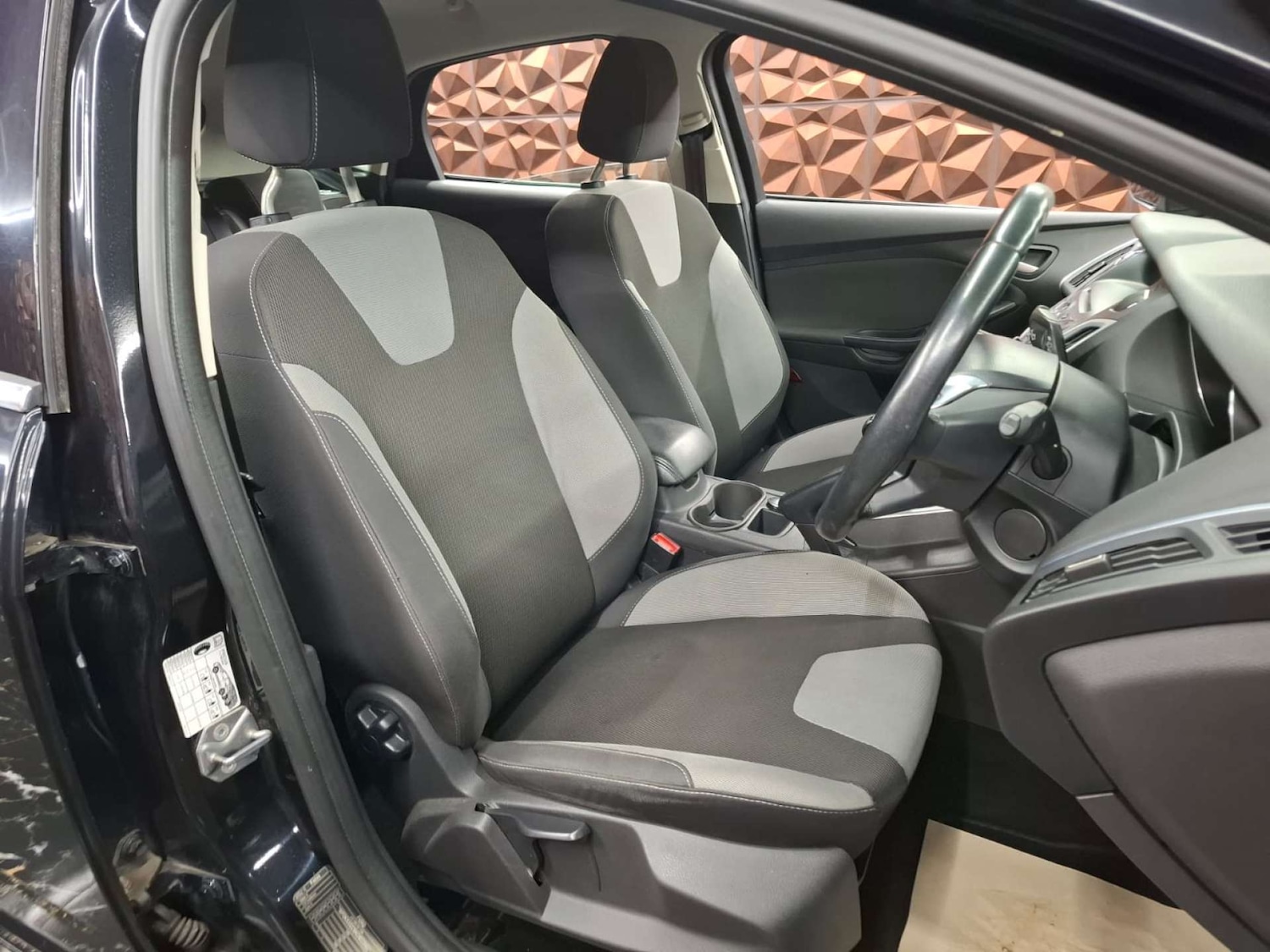 Used Ford Focus 2013 for sale - 77151128: Photo 7