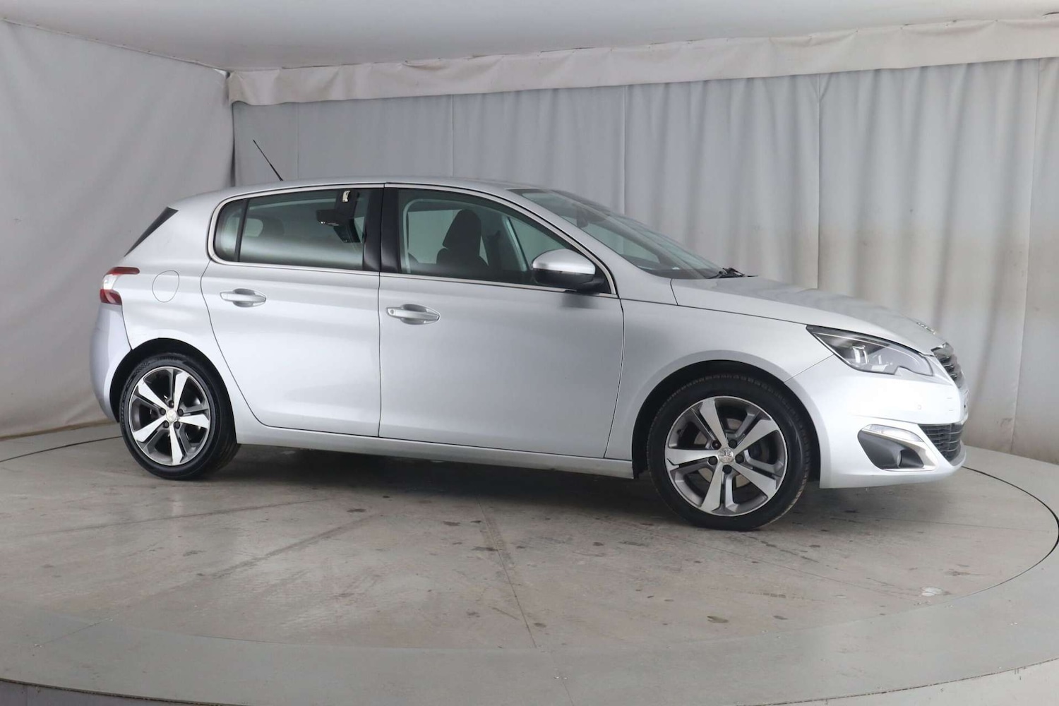 Used Peugeot 308 2016 for sale - 77151163: Photo 2