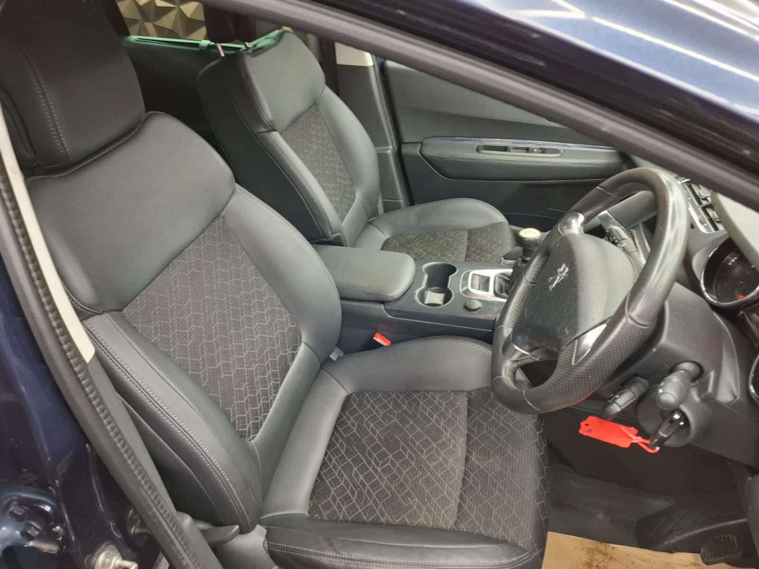 Used Peugeot 3008 2015 for sale - 76921518: Photo 28