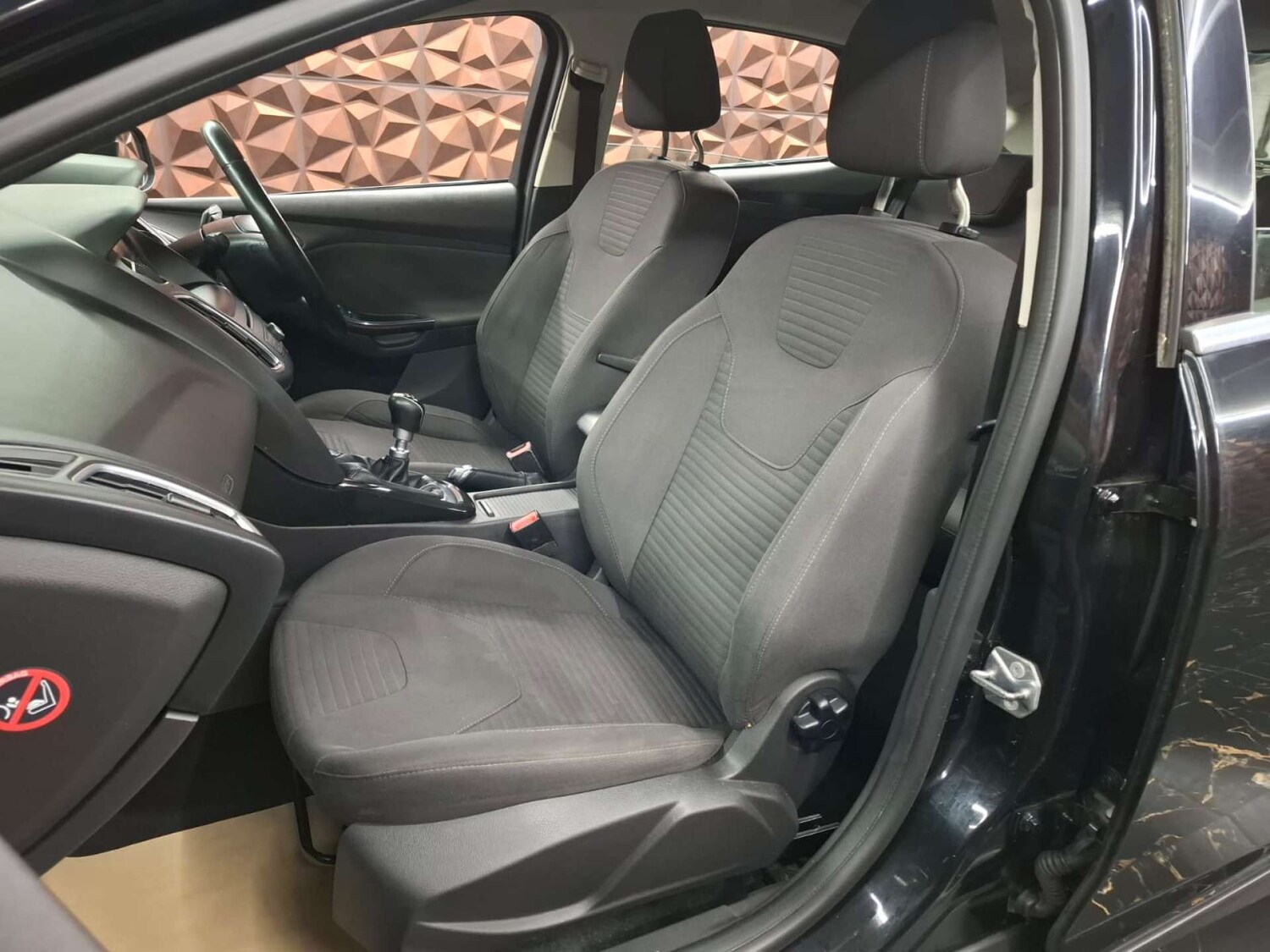 Used Ford Focus 2015 for sale - 76921459: Photo 15