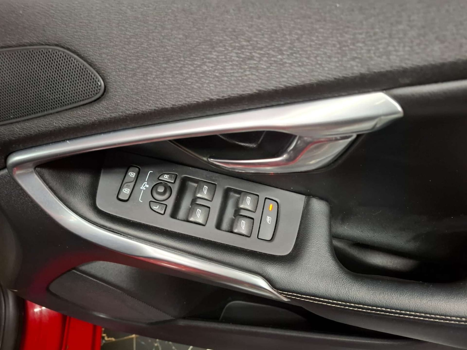 Used Volvo V40 2016 for sale - 77151300: Photo 16