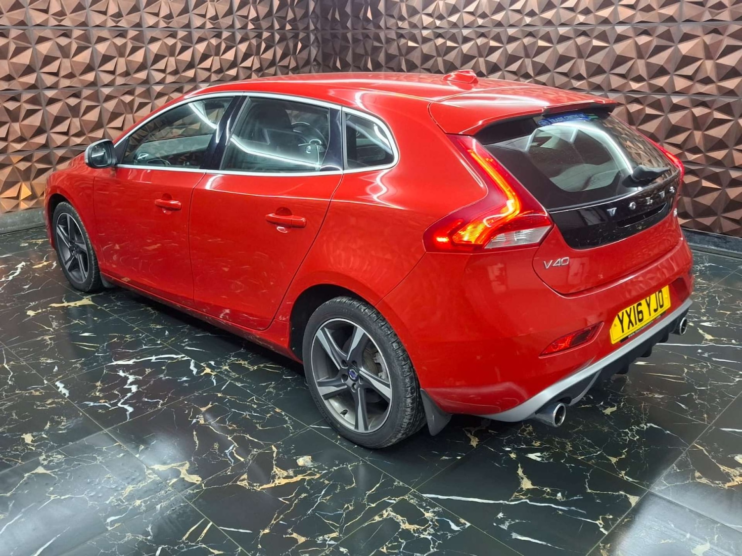 Used Volvo V40 2016 for sale - 77151300: Photo 27
