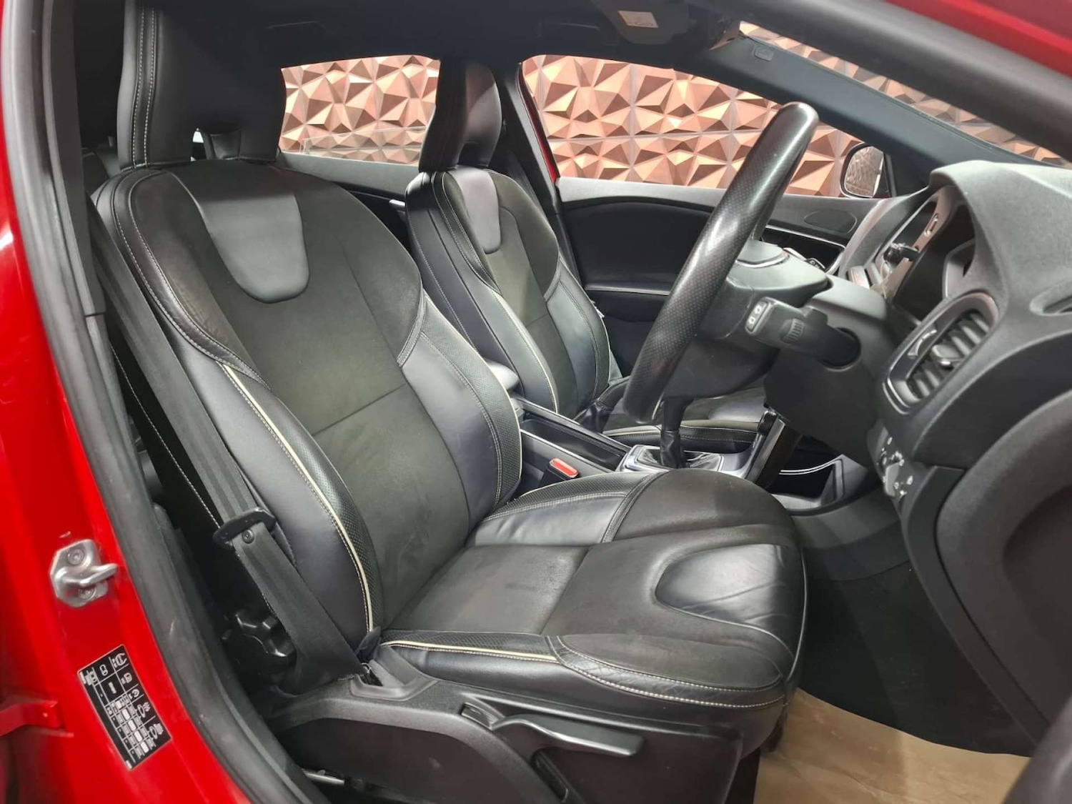 Used Volvo V40 2016 for sale - 77151300: Photo 7